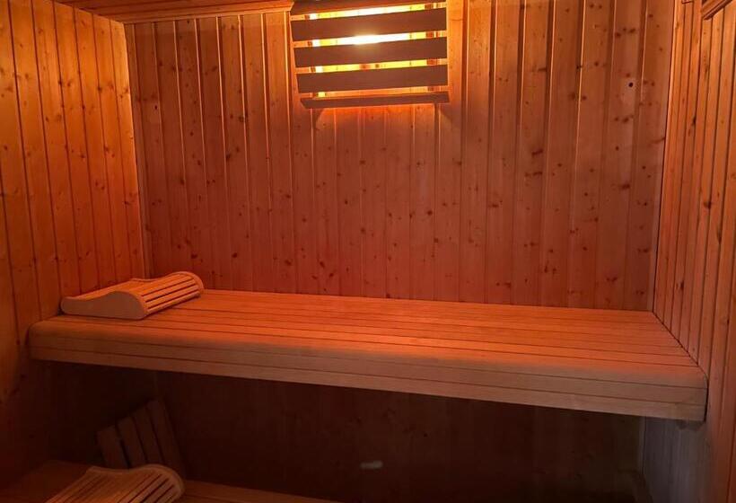 Domaine De Lescout Chambres & Gîtes Spapiscine