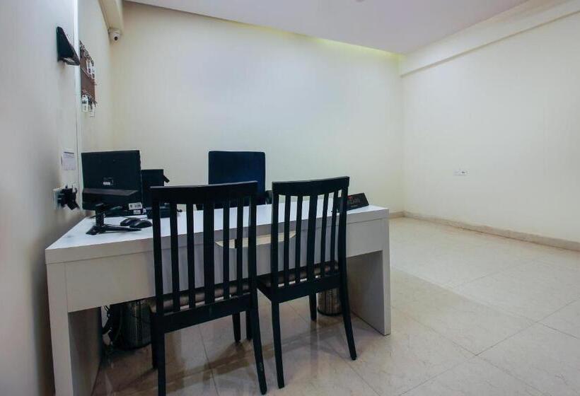 Flagship 35993 Starhood Hotels