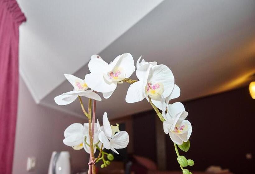 هتل східний