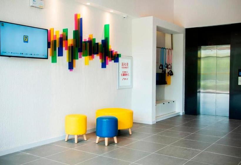 בית מלון כפרי 7days Inn Changbai Mountain North Slope Branch