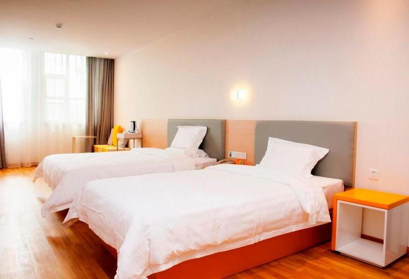 בית מלון כפרי 7days Inn Changbai Mountain North Slope Branch