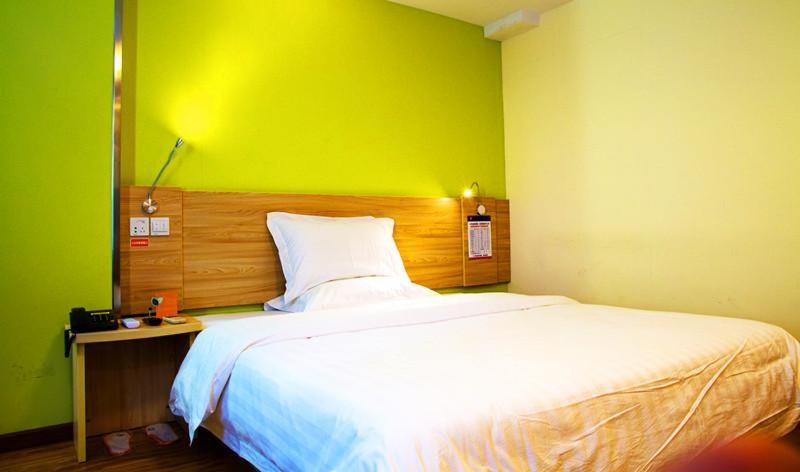 בית מלון כפרי 7days Inn Chongqing Yunyang Passenger Terminal Station