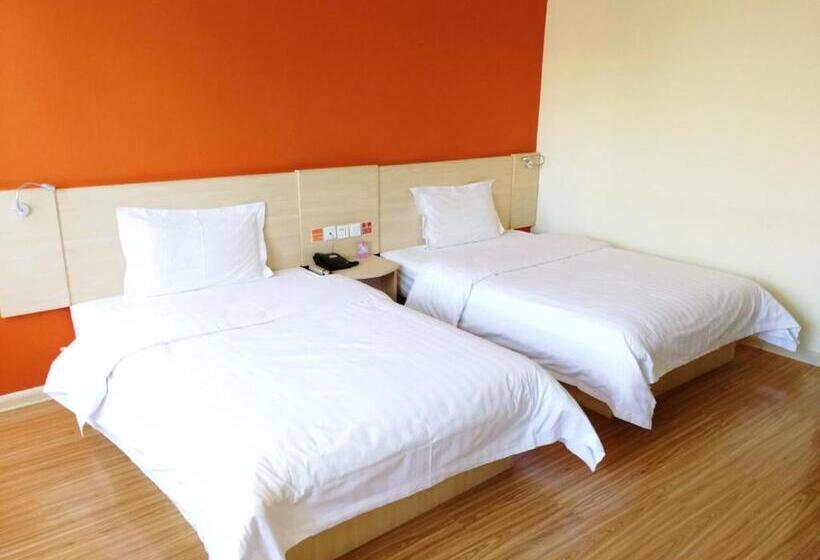 בית מלון כפרי 7days Inn Dongsheng Railway Station