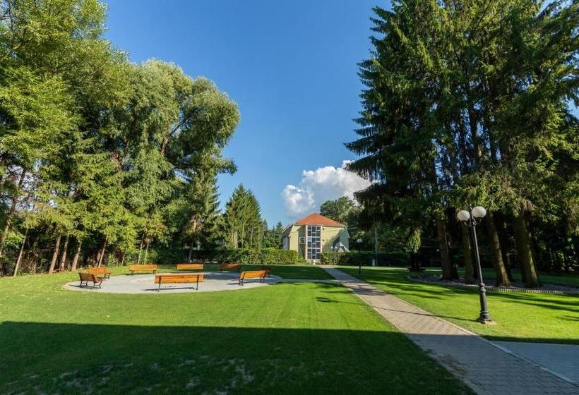 ホテル Arcus Education Center