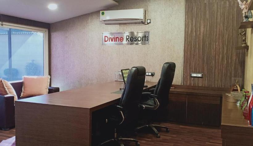 酒店 Presidia Heights Apartments