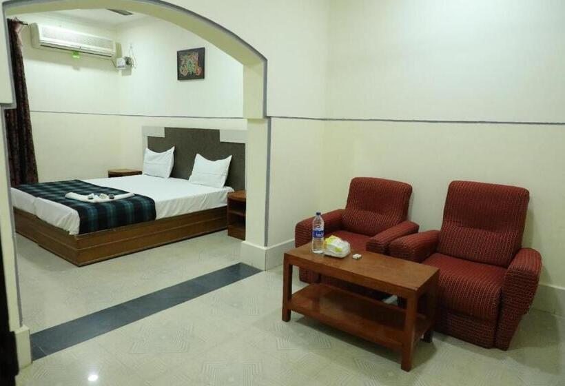 Отель Dream World Boarding & Lodging