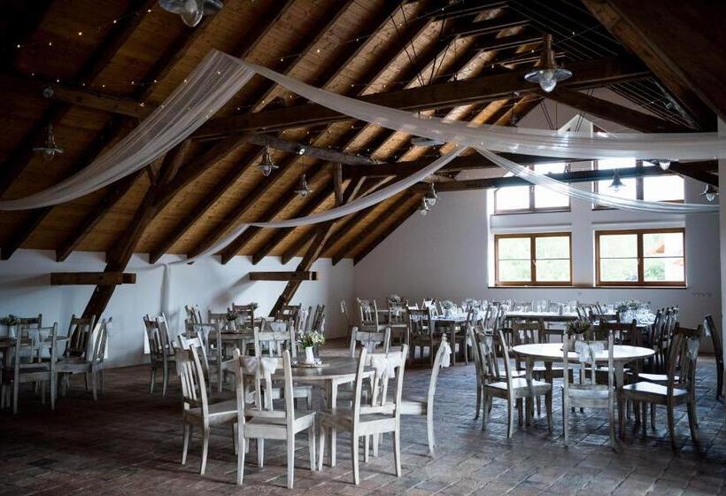 Szálloda Dvůr Perlová Voda