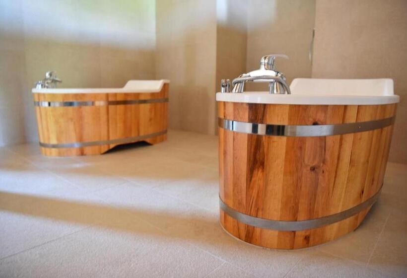 Szálloda Dvůr Perlová Voda