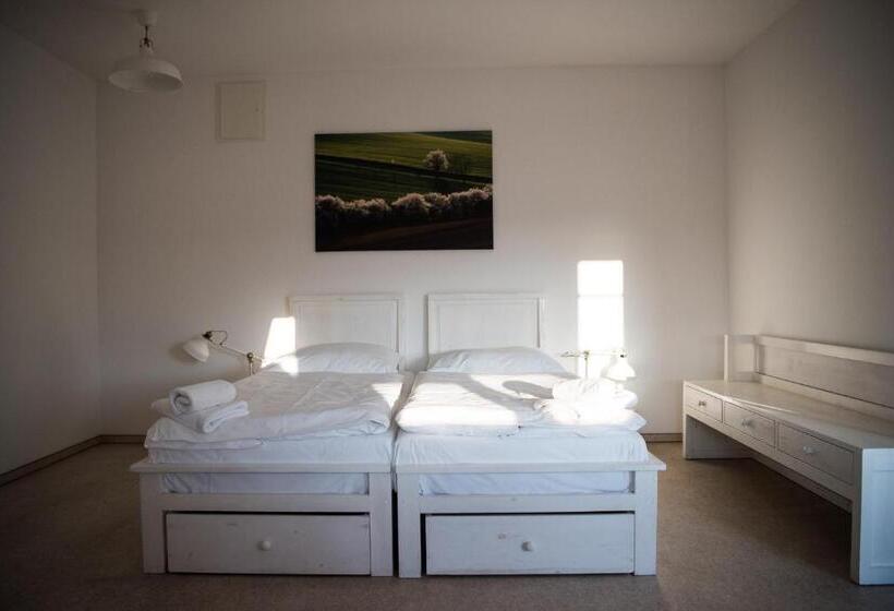 Szálloda Dvůr Perlová Voda