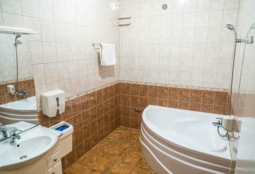 בית מלון כפרי Dzsungel