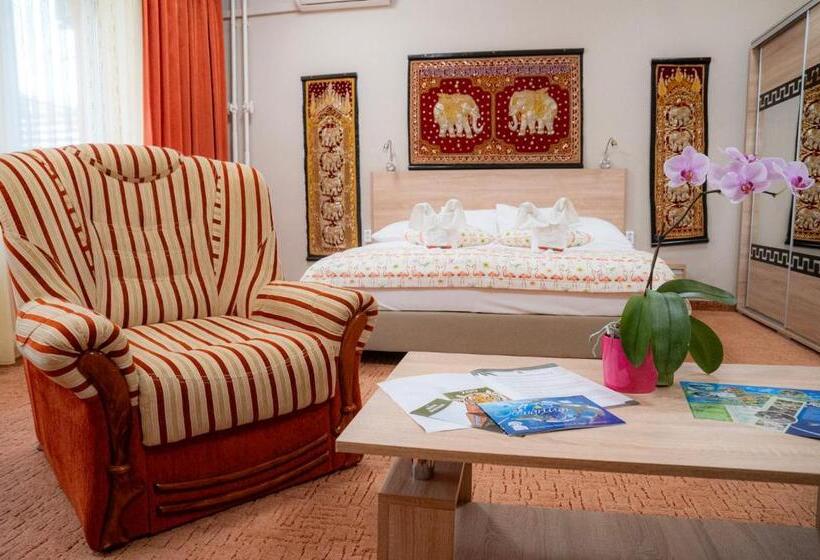 בית מלון כפרי Dzsungel