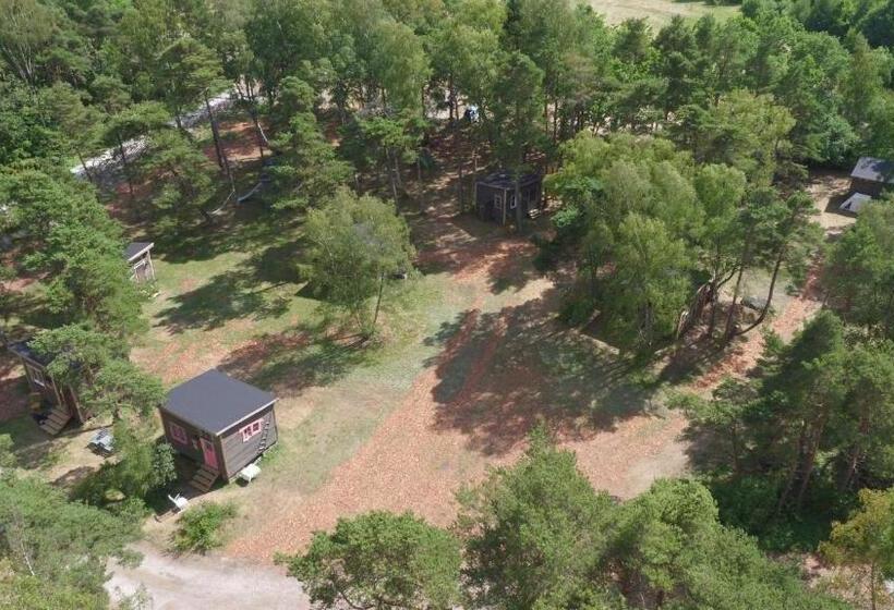 فندق Fide äventyrsby & Camping