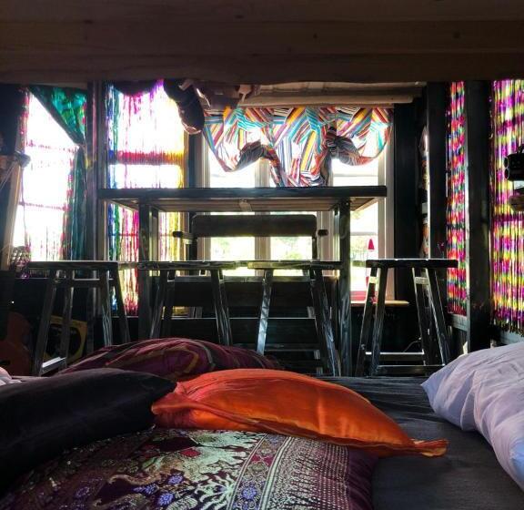 فندق Fide äventyrsby & Camping