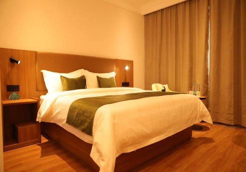 فندق Greentree Inn Lanzhou Zhongchuan Airport Business