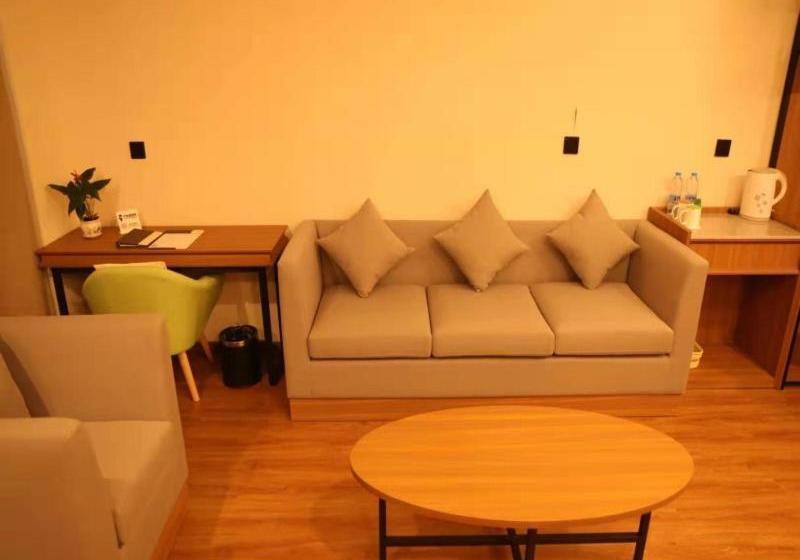 فندق Greentree Inn Lanzhou Zhongchuan Airport Business