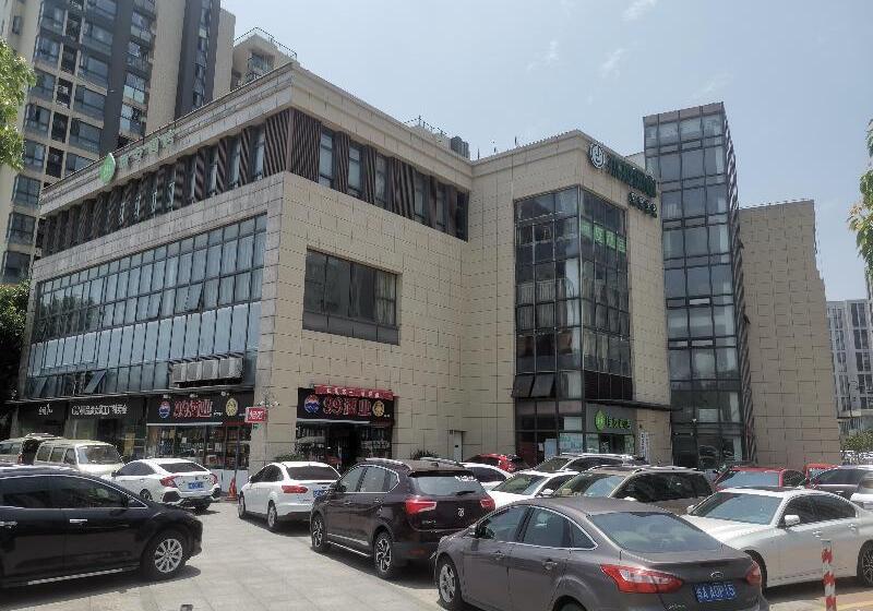 בית מלון כפרי Hi Inn