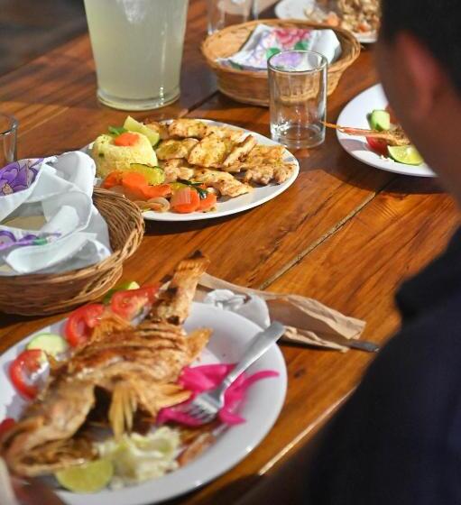 فندق Hospedaje Wotoch Aayin