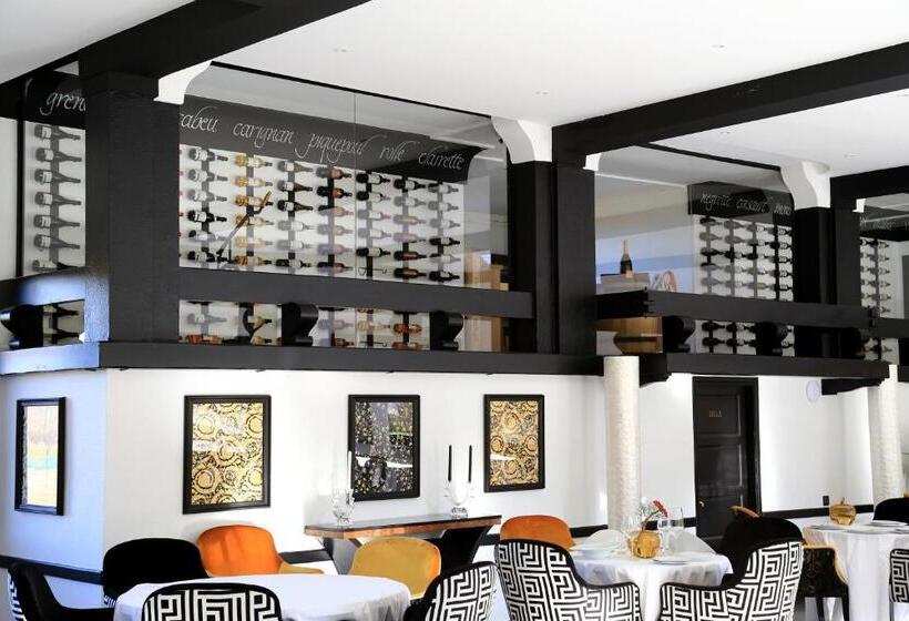 Отель Hôtel Du Barry Resort & Spa