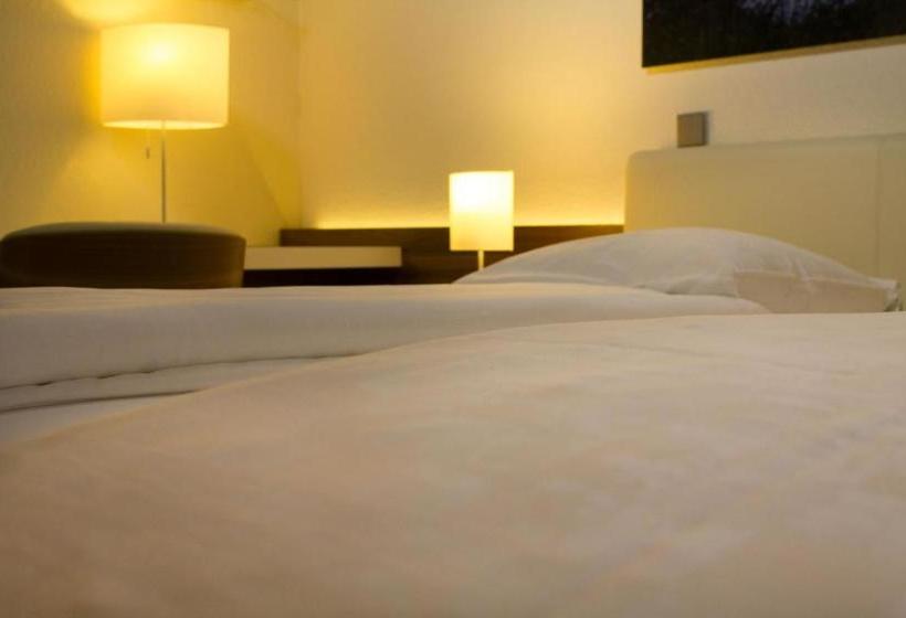 בית מלון כפרי Hôtel Restaurant Du Cerf