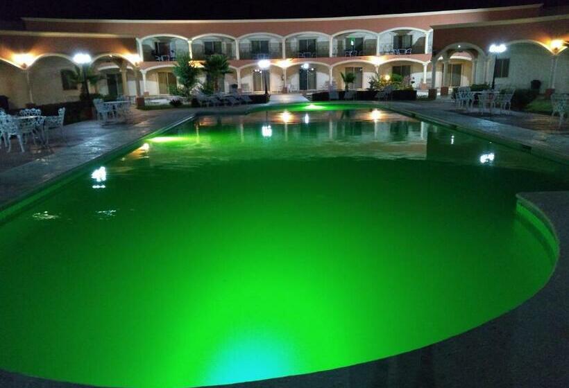 ホテル Jiménez Plaza