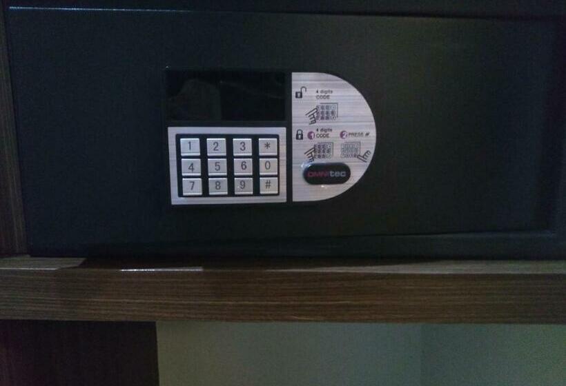 ホテル Jiménez Plaza