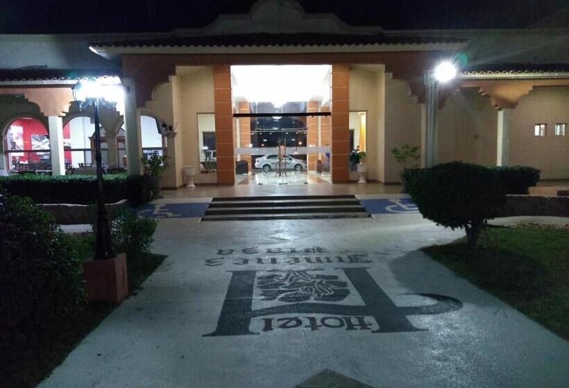 ホテル Jiménez Plaza