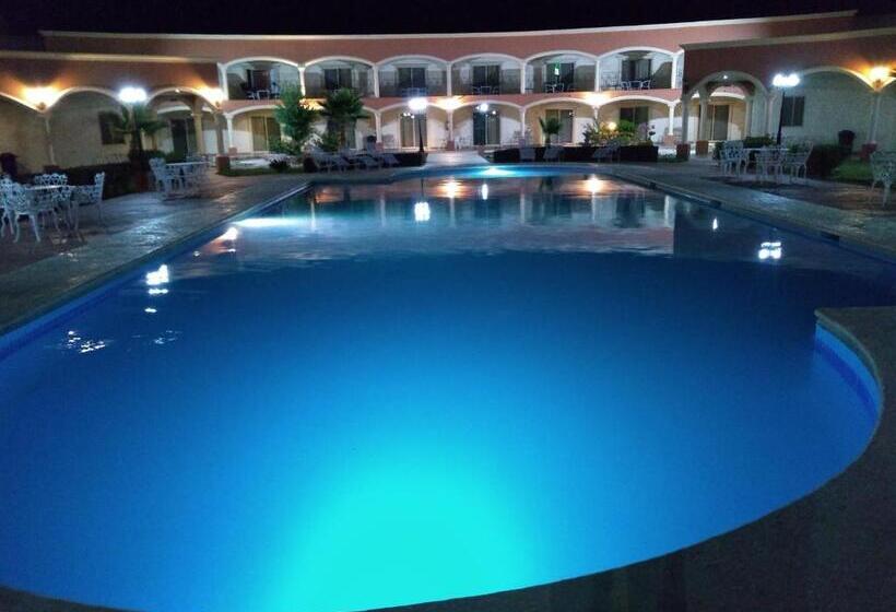 ホテル Jiménez Plaza