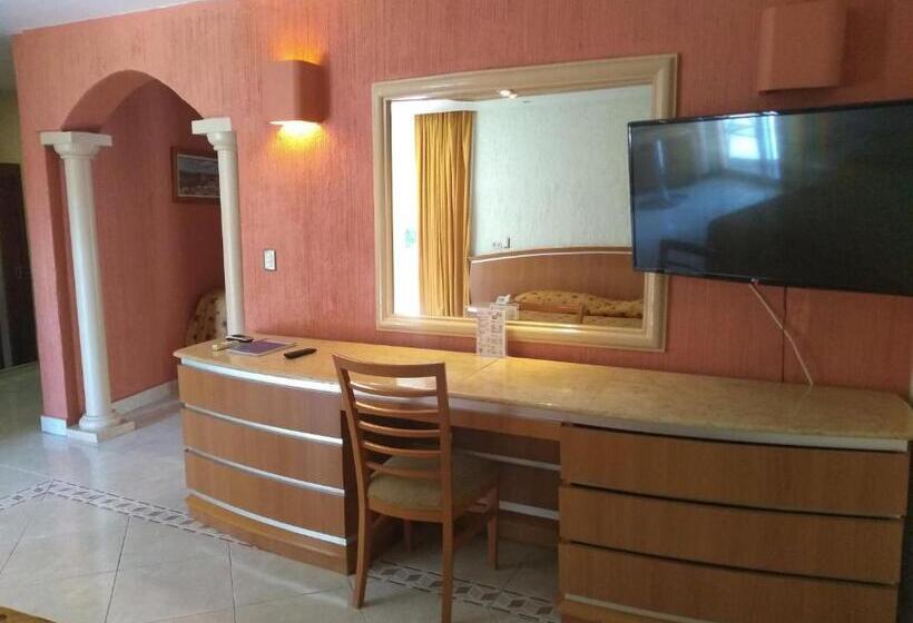 ホテル Jiménez Plaza