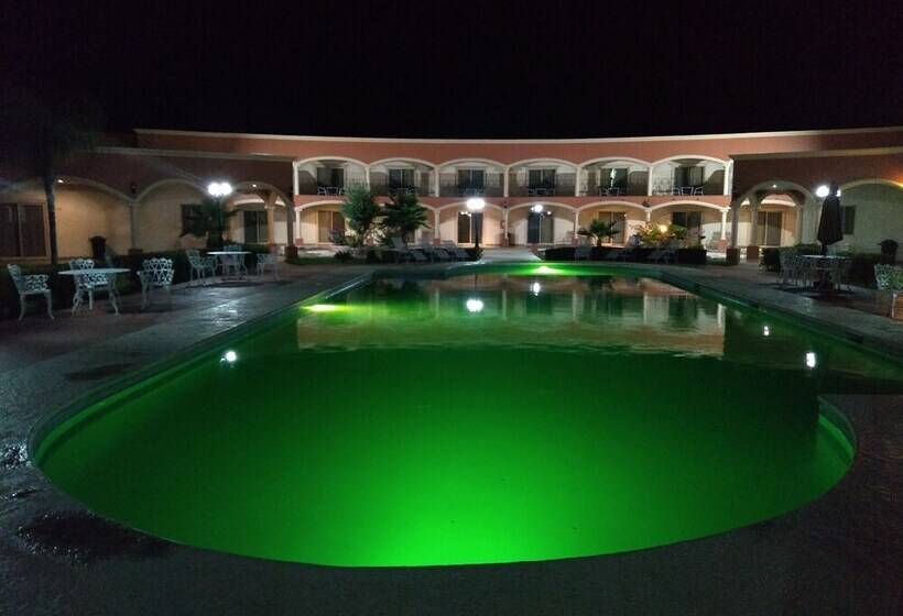 ホテル Jiménez Plaza