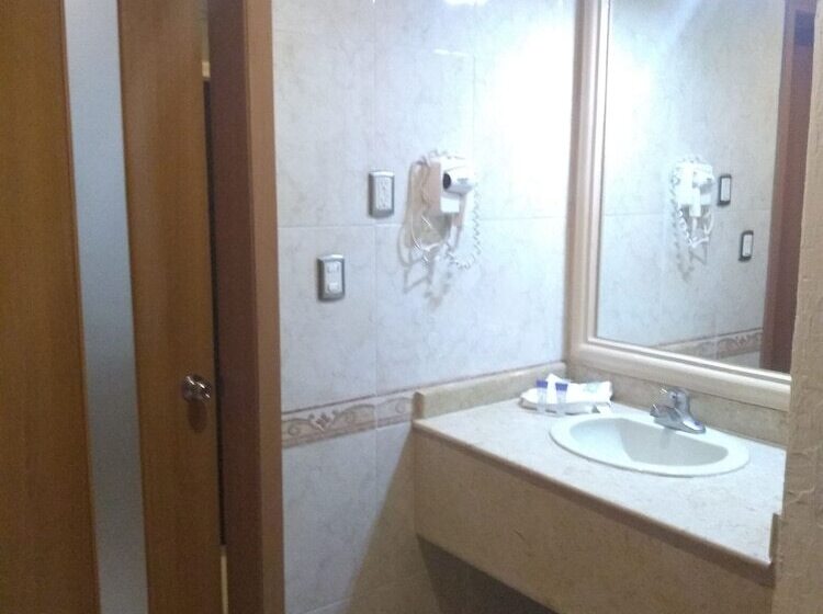 ホテル Jiménez Plaza