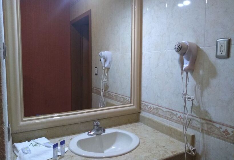 ホテル Jiménez Plaza