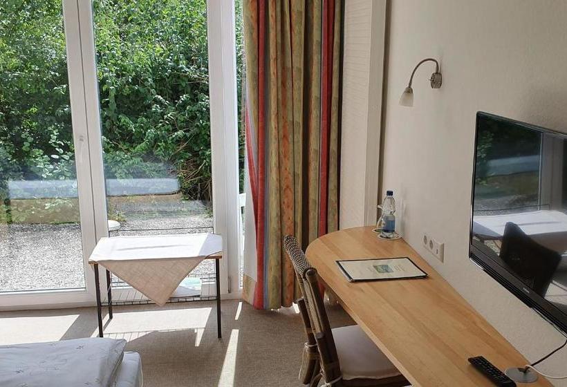 Landgasthof/hotel Hirsch Im Grünen