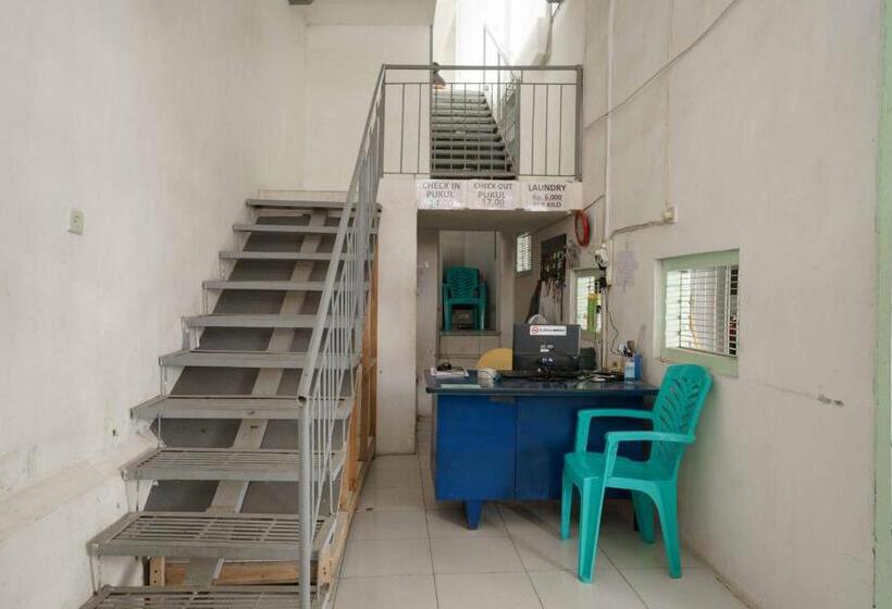 Отель Lyfriska Residence Lampung Redpartner