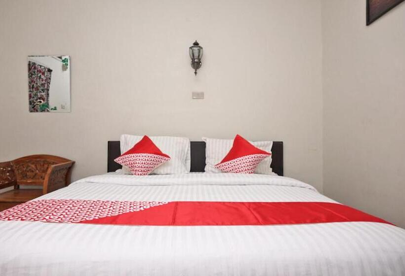 ホテル Oyo 2410 Intan