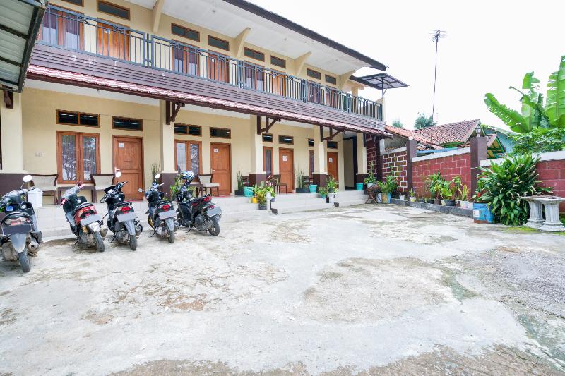 Отель Oyo 2961 Artana Bed & Breakfast