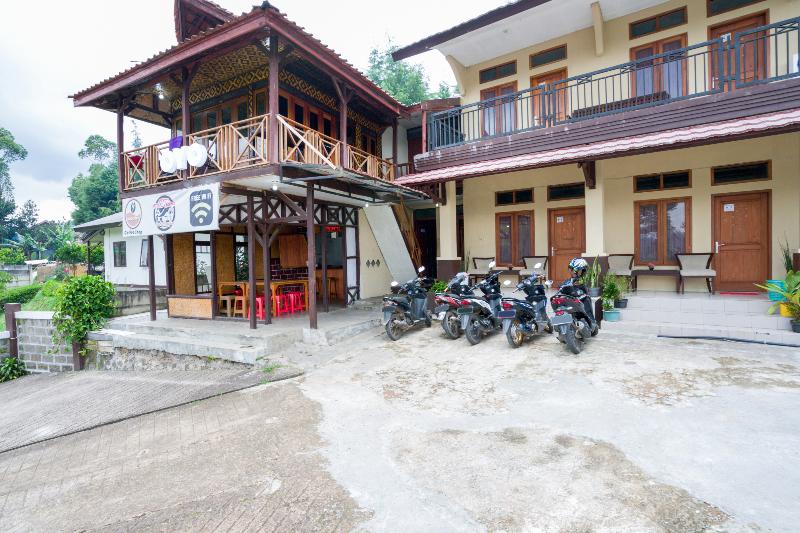 Отель Oyo 2961 Artana Bed & Breakfast