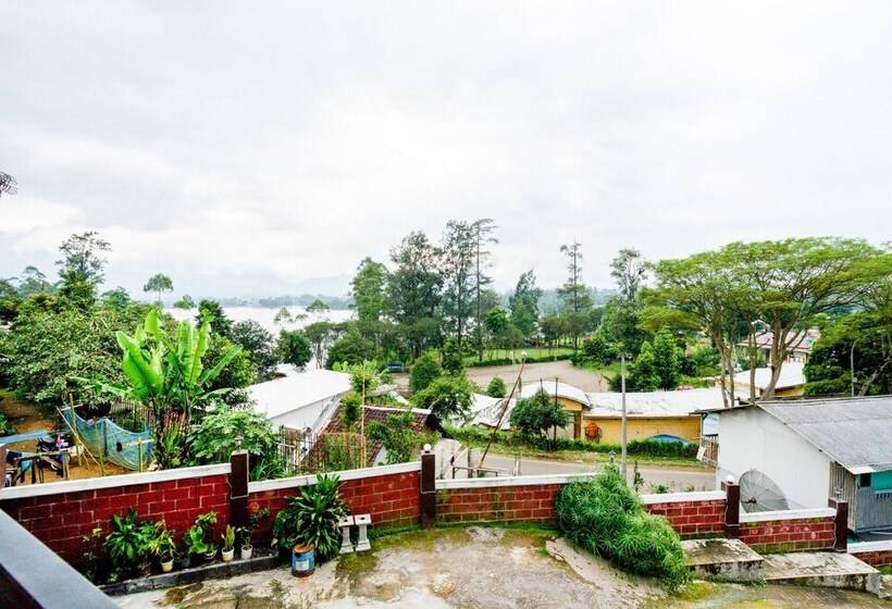 Отель Oyo 2961 Artana Bed & Breakfast