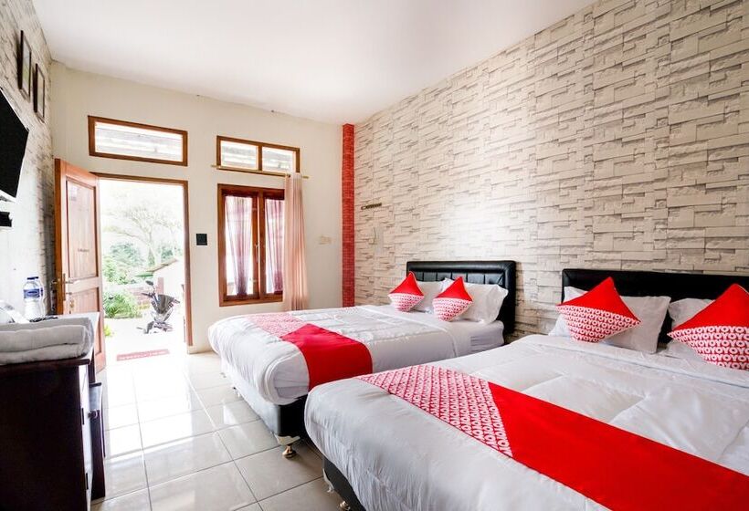 Отель Oyo 2961 Artana Bed & Breakfast