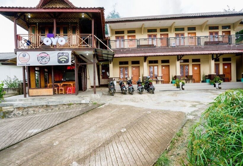 Отель Oyo 2961 Artana Bed & Breakfast