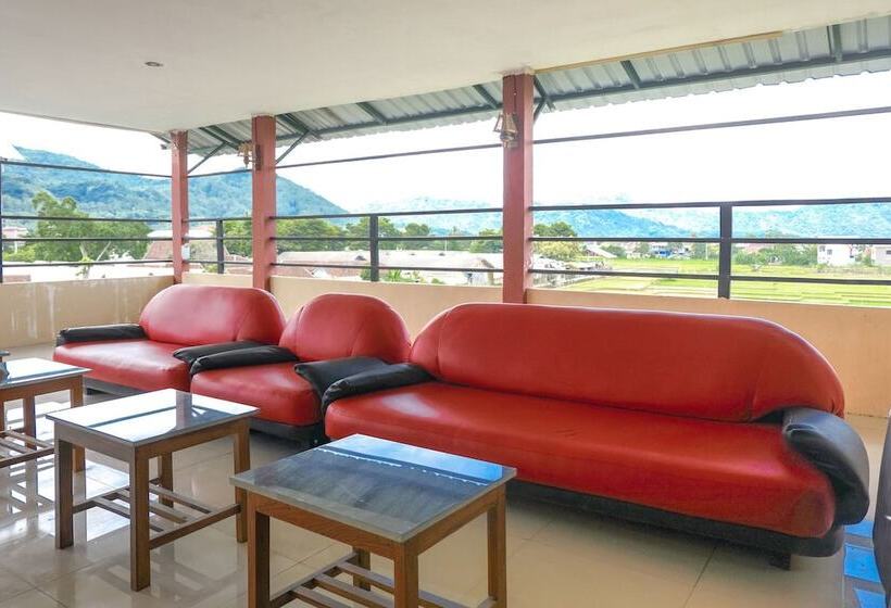 בית מלון כפרי Oyo 2966  Atriaz