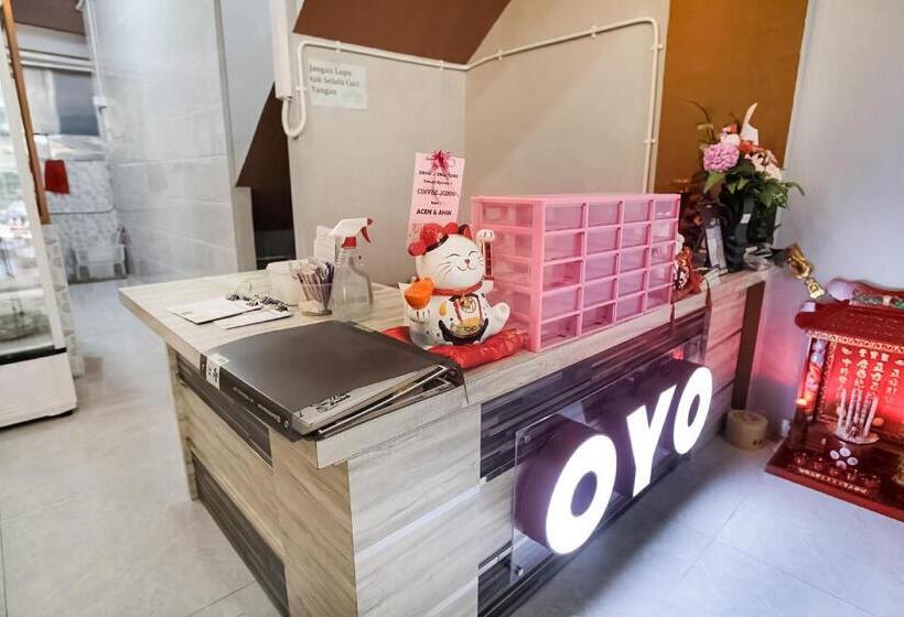 فندق Oyo 3212 Coffee Jodoh Homestay