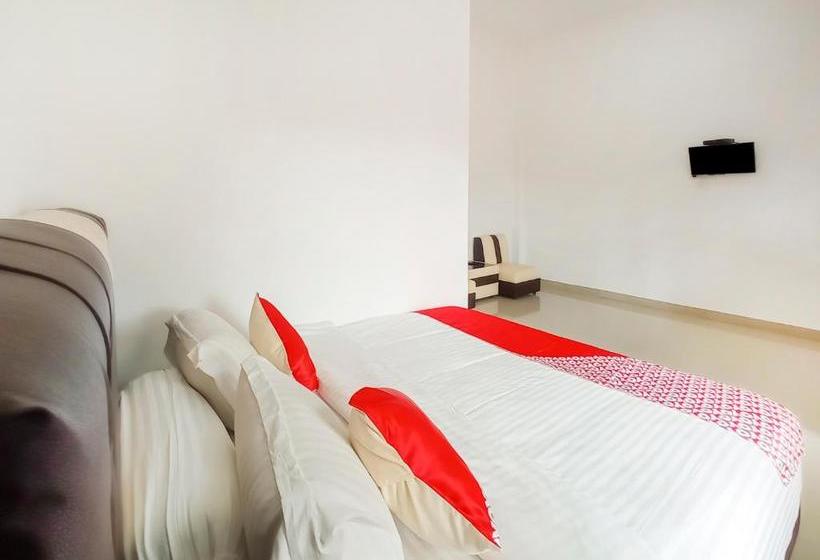 בית מלון כפרי Oyo 3215 Marina