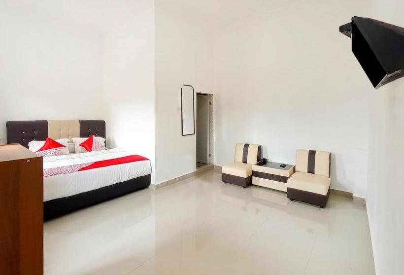 בית מלון כפרי Oyo 3215 Marina