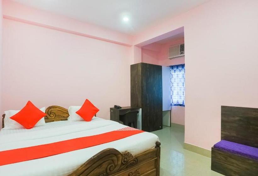 فندق Oyo 62253 Swayamsiddha Continental