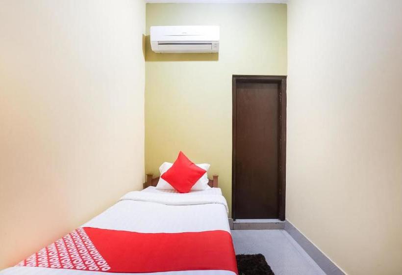 בית מלון כפרי Oyo 62253 Swayamsiddha Continental