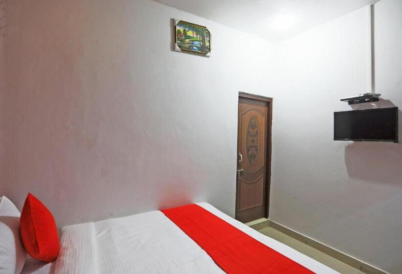 Отель Oyo 63063 Yadav  And Restaurant