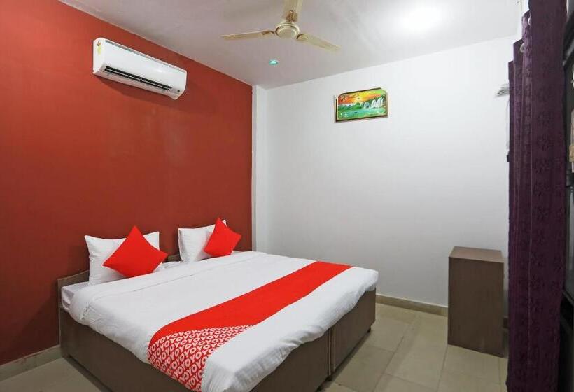 Отель Oyo 63063 Yadav  And Restaurant