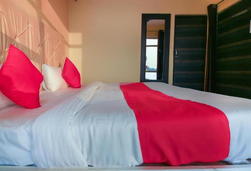 Отель Oyo 65136 Meerut Inn