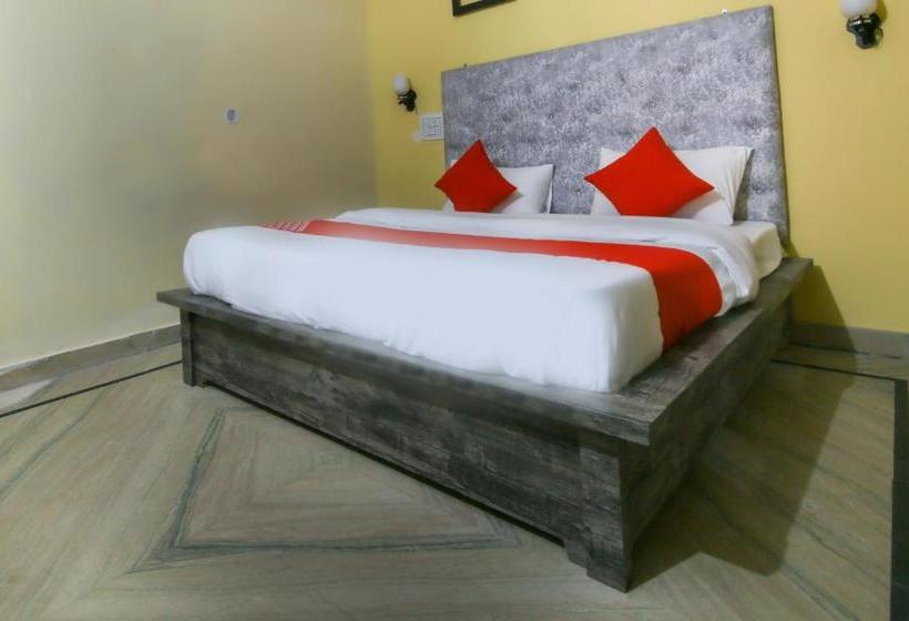 Отель Oyo 65136 Meerut Inn