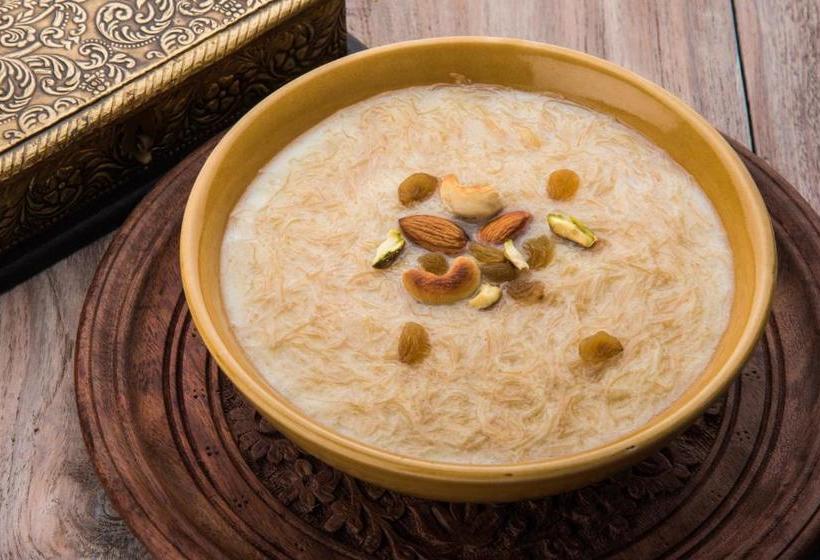 Отель Oyo 70071 Sri Raghavendra Lodge